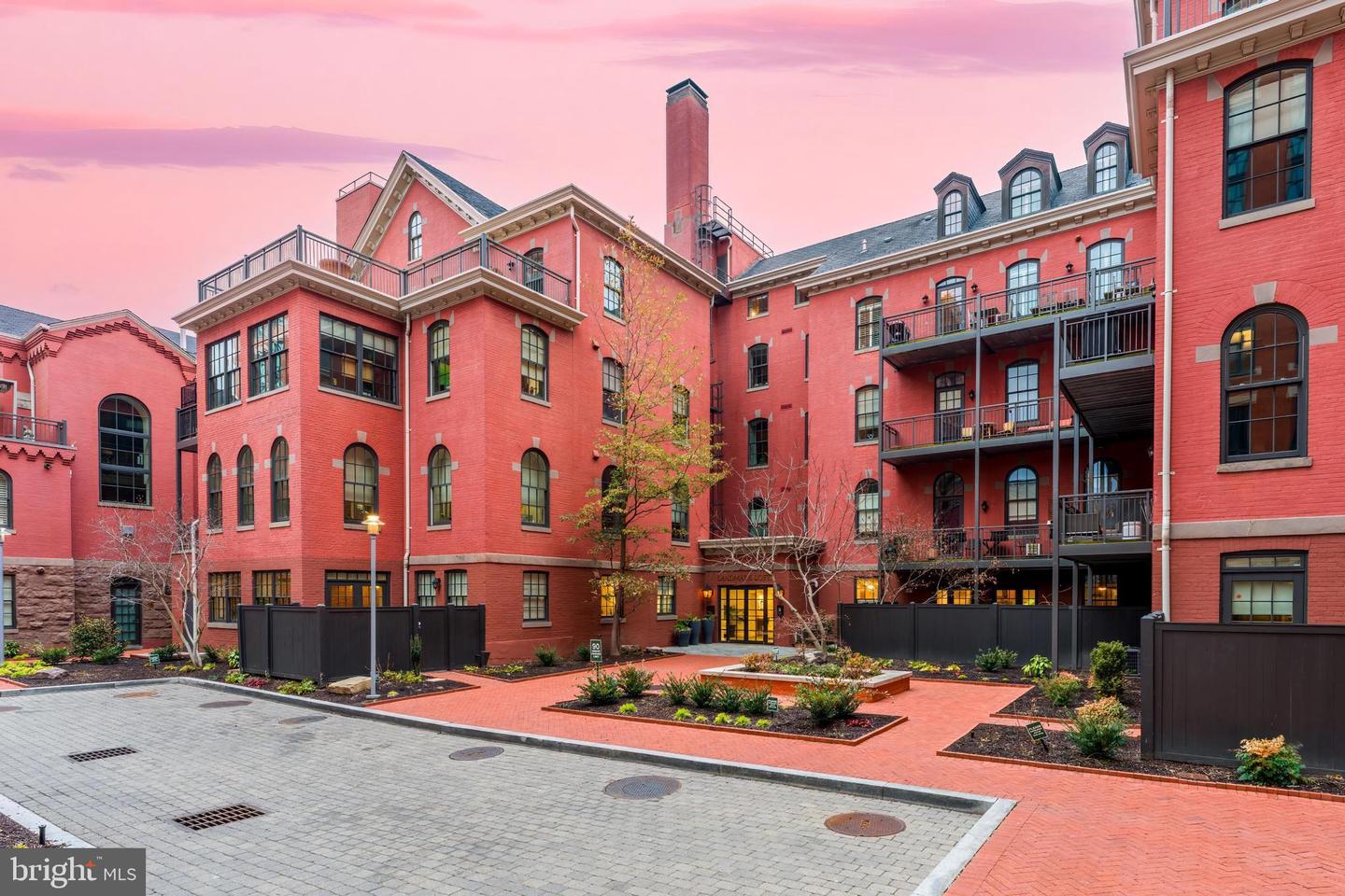 215 I Street NE #401