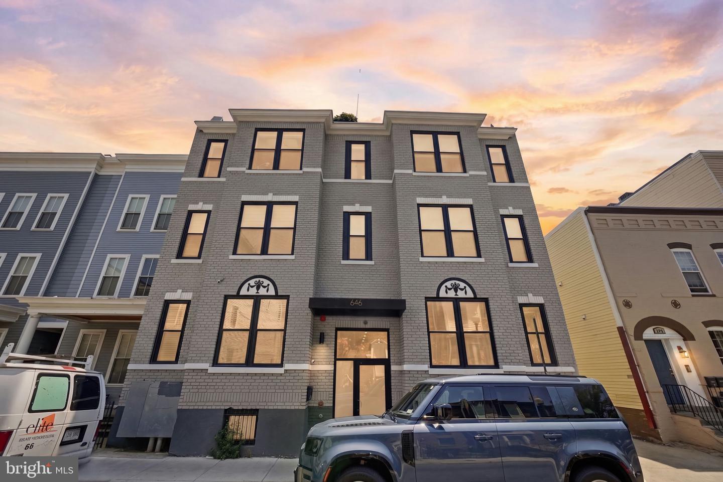 646 Newton Place NW #203