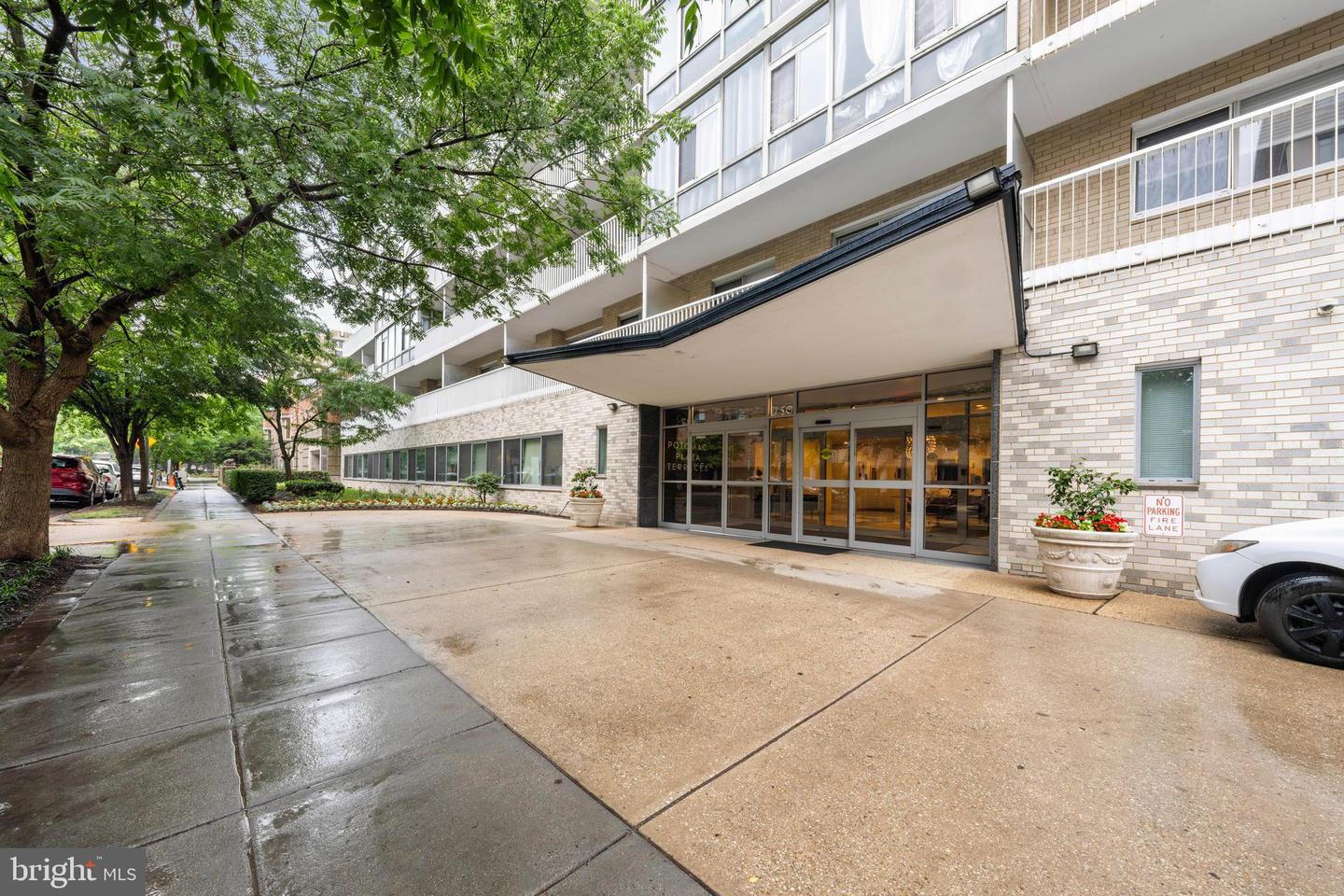 730 24th Street NW #206