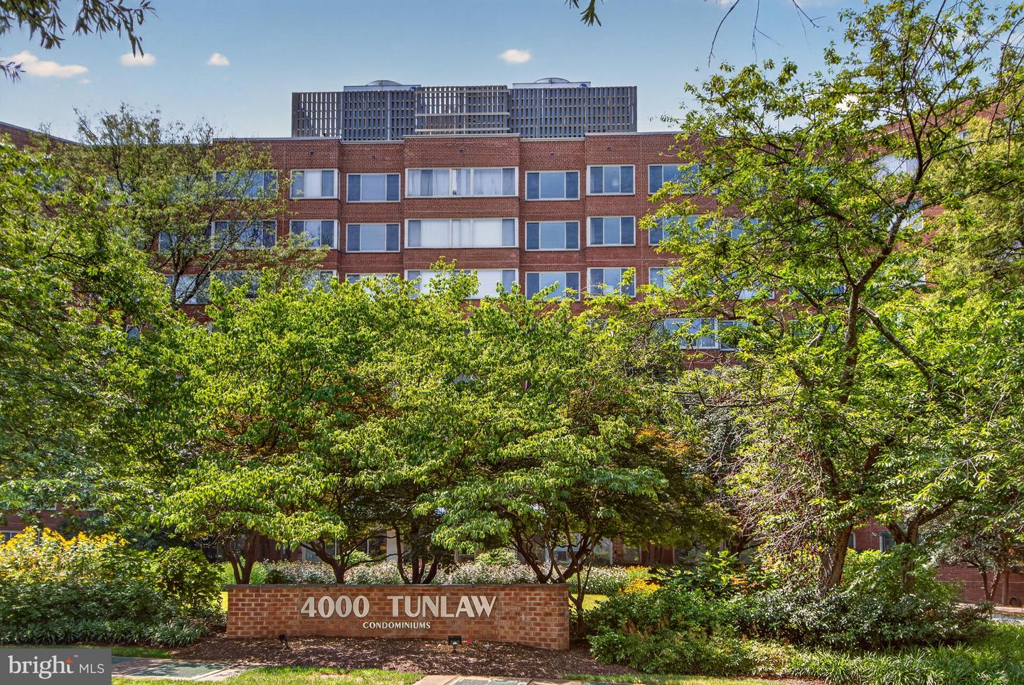 4000 Tunlaw Road NW #705