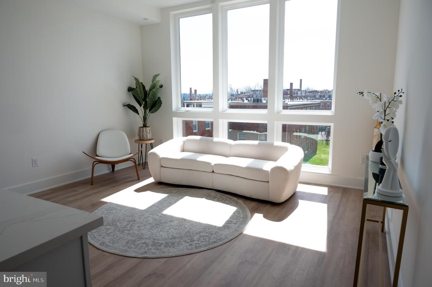 2105 M Street NE #11