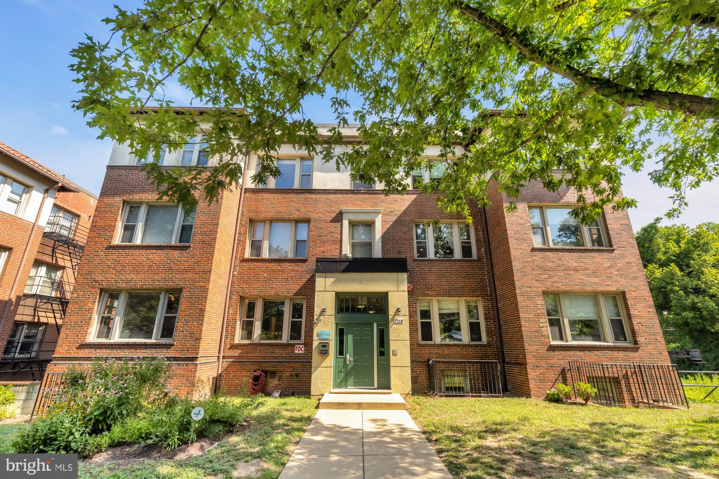 1218 Perry Street NE #101