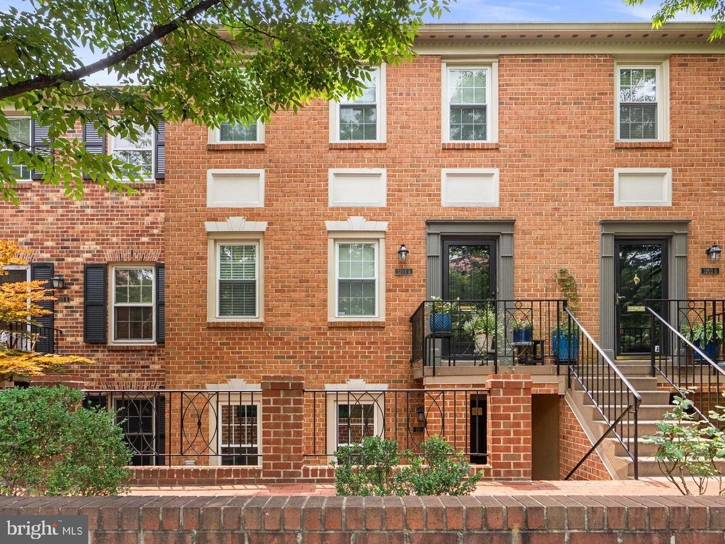 3203 Sutton Place NW #c