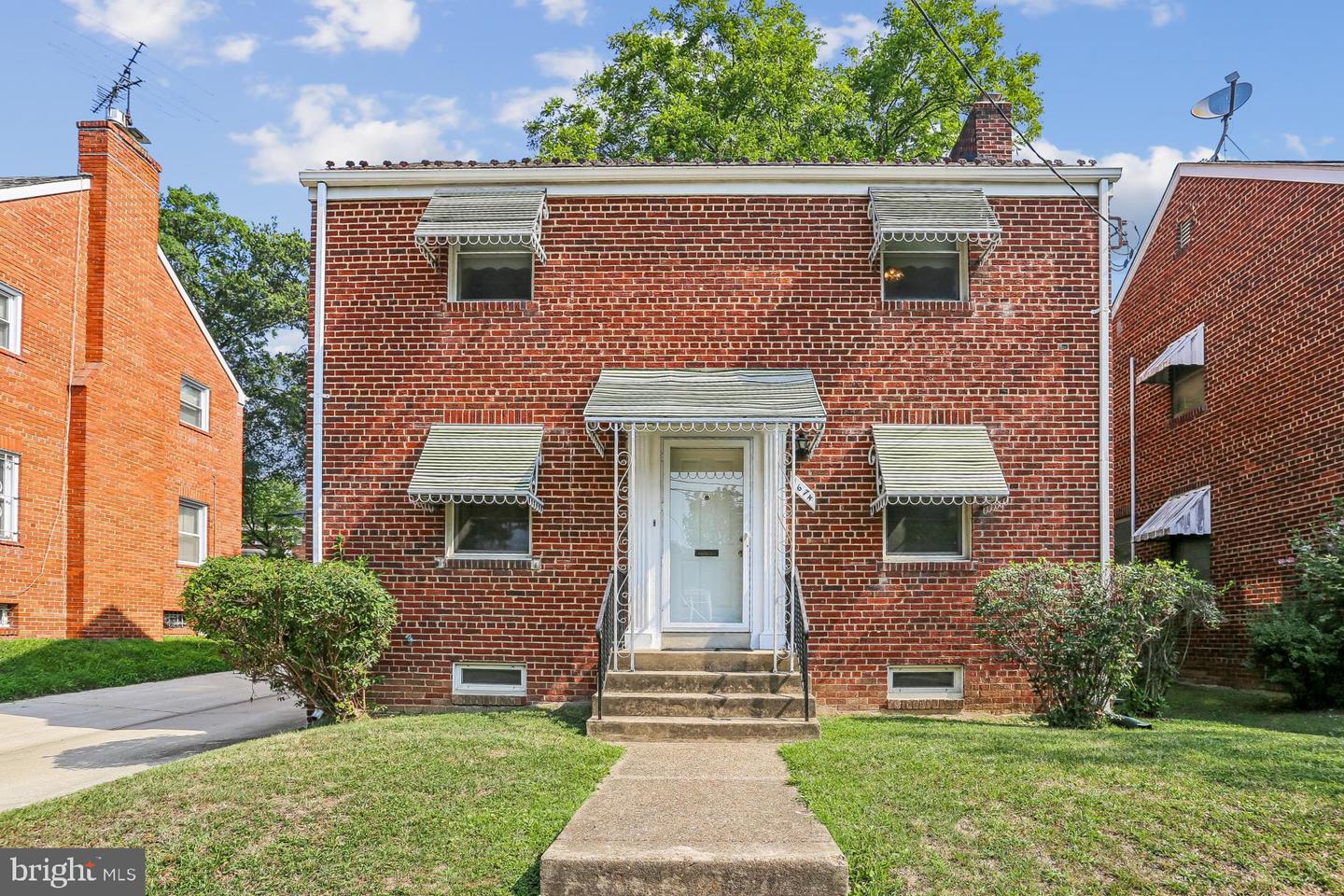 1674 Varnum Place NE