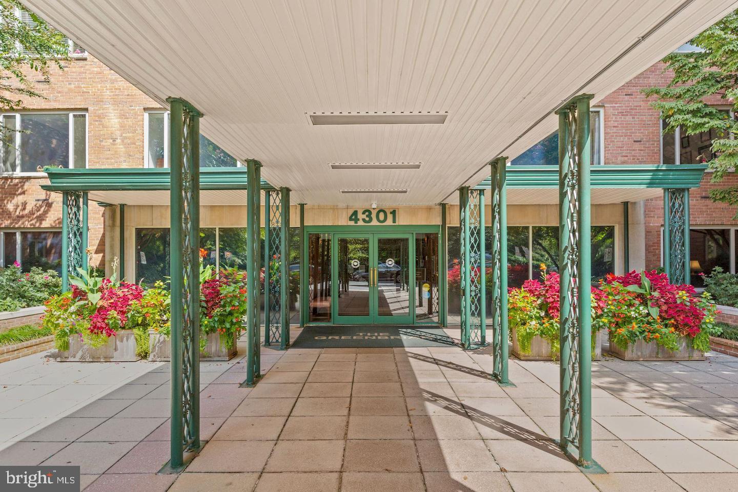 4301 Massachusetts Avenue NW #2009