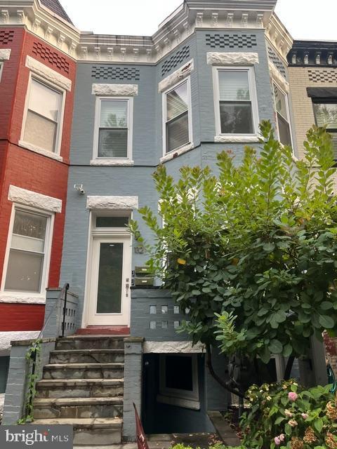 132 V Street NW #2