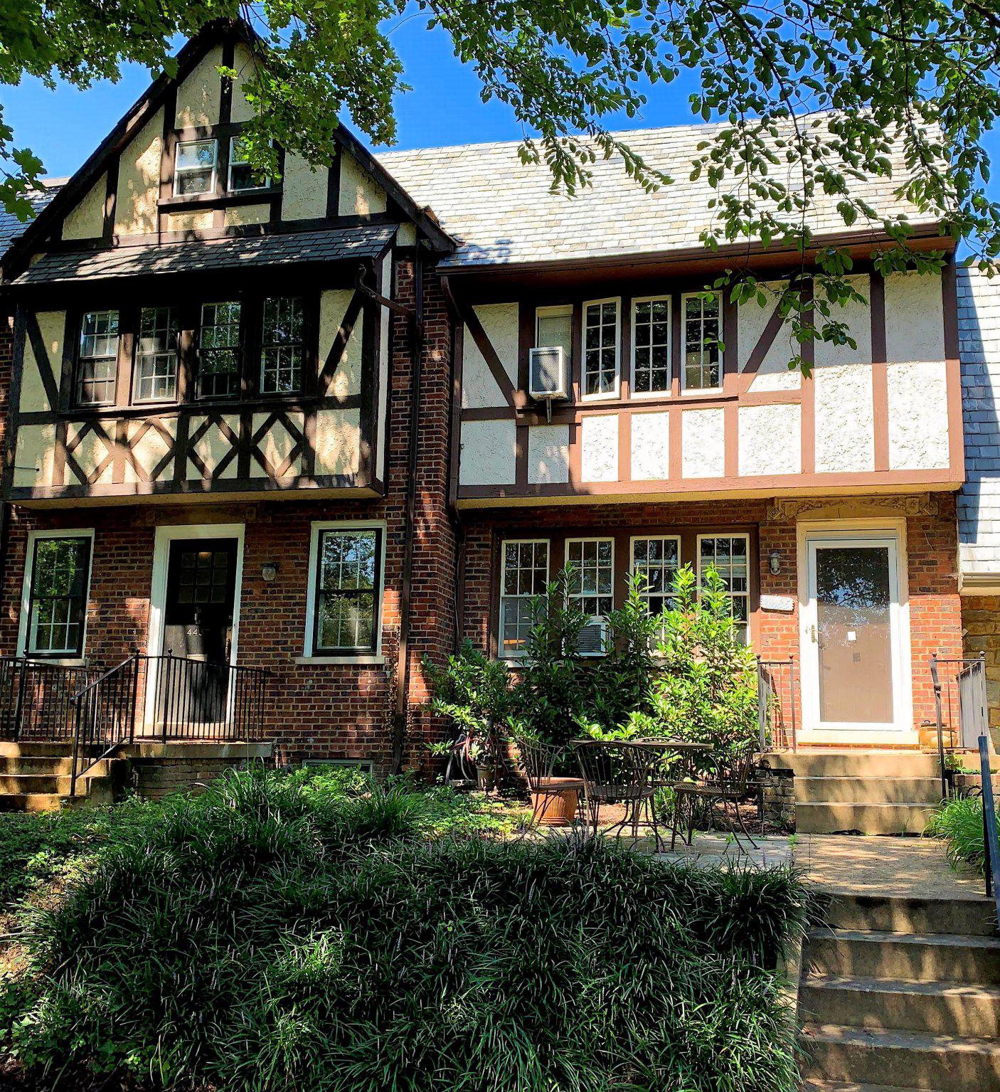 4435 Greenwich Parkway NW