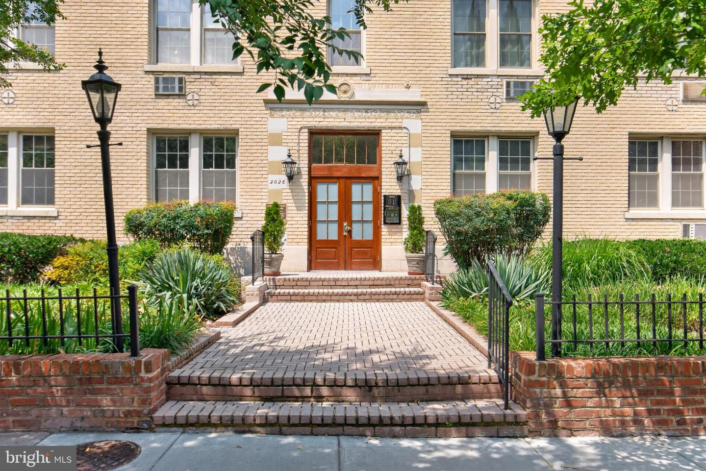 3026 Wisconsin Avenue NW #205