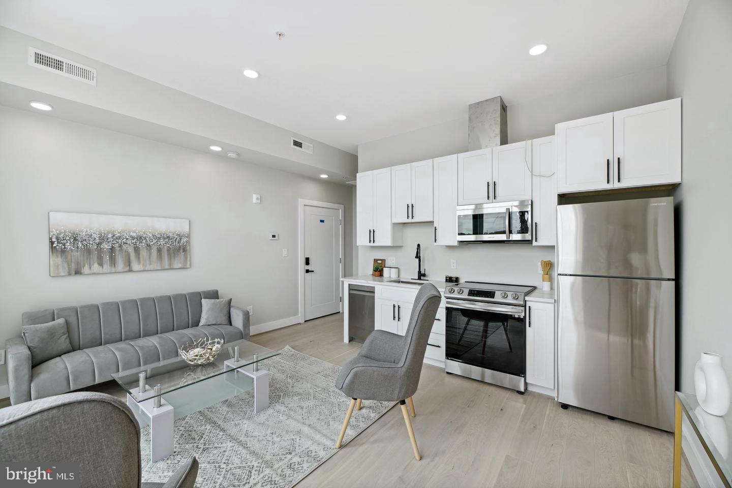 2213 M Street NE #7