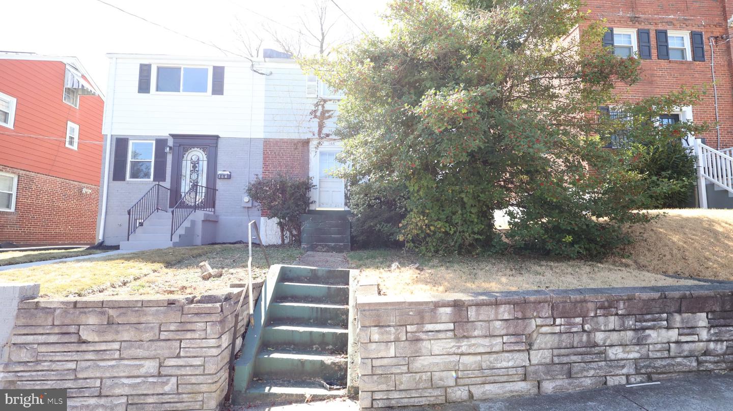166 SW Elmira Street SW