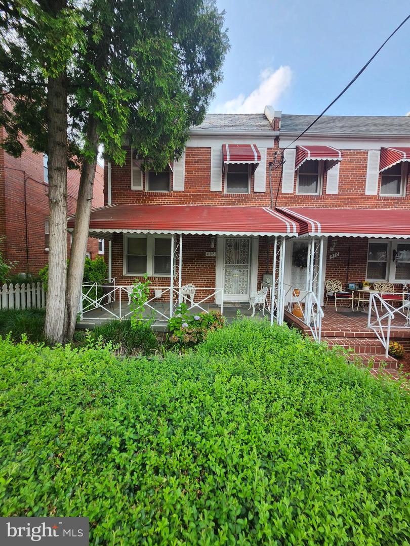 408 Oneida Street NE