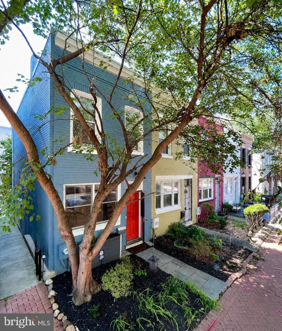 309 K Street SE