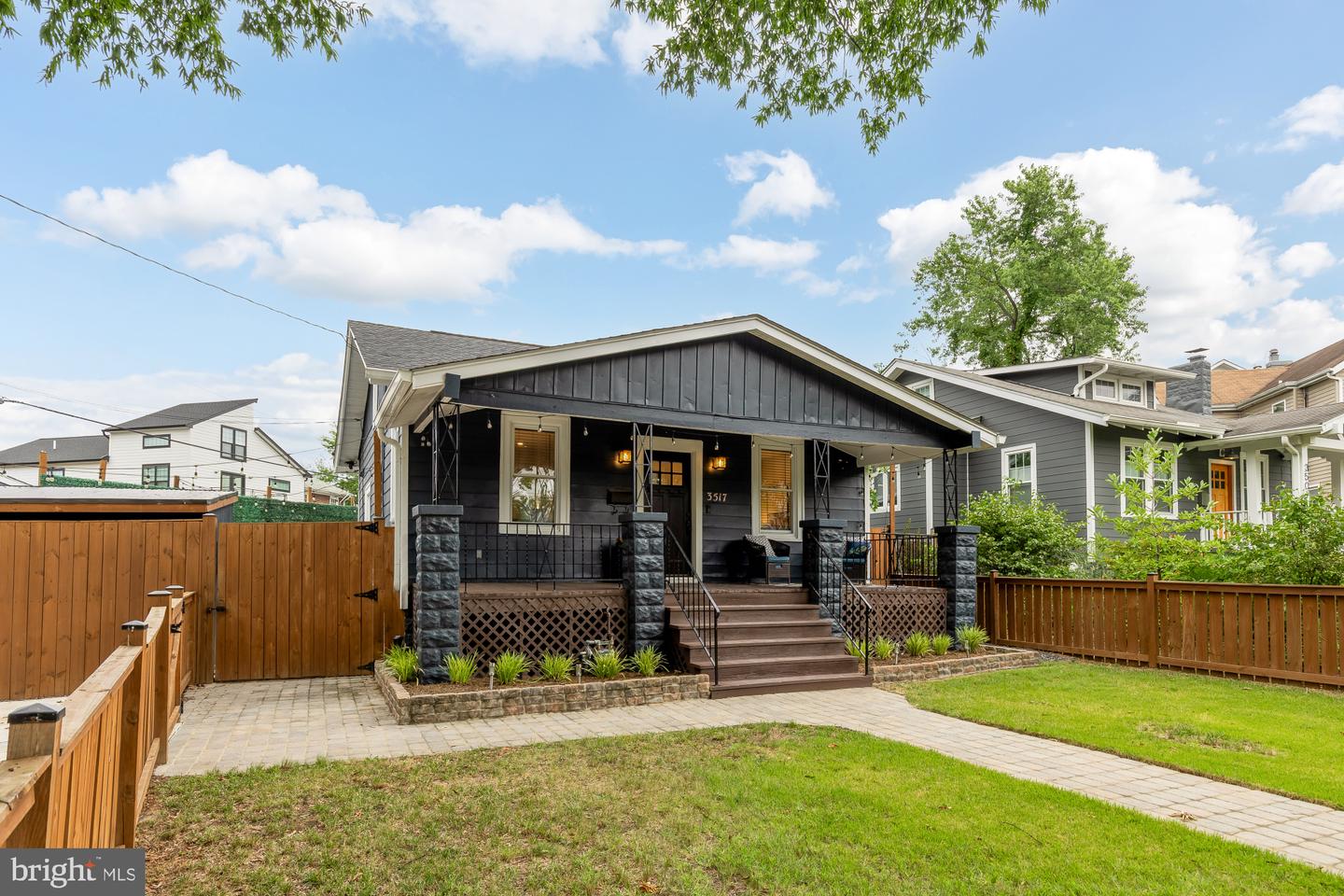 3517 South Dakota Avenue NE