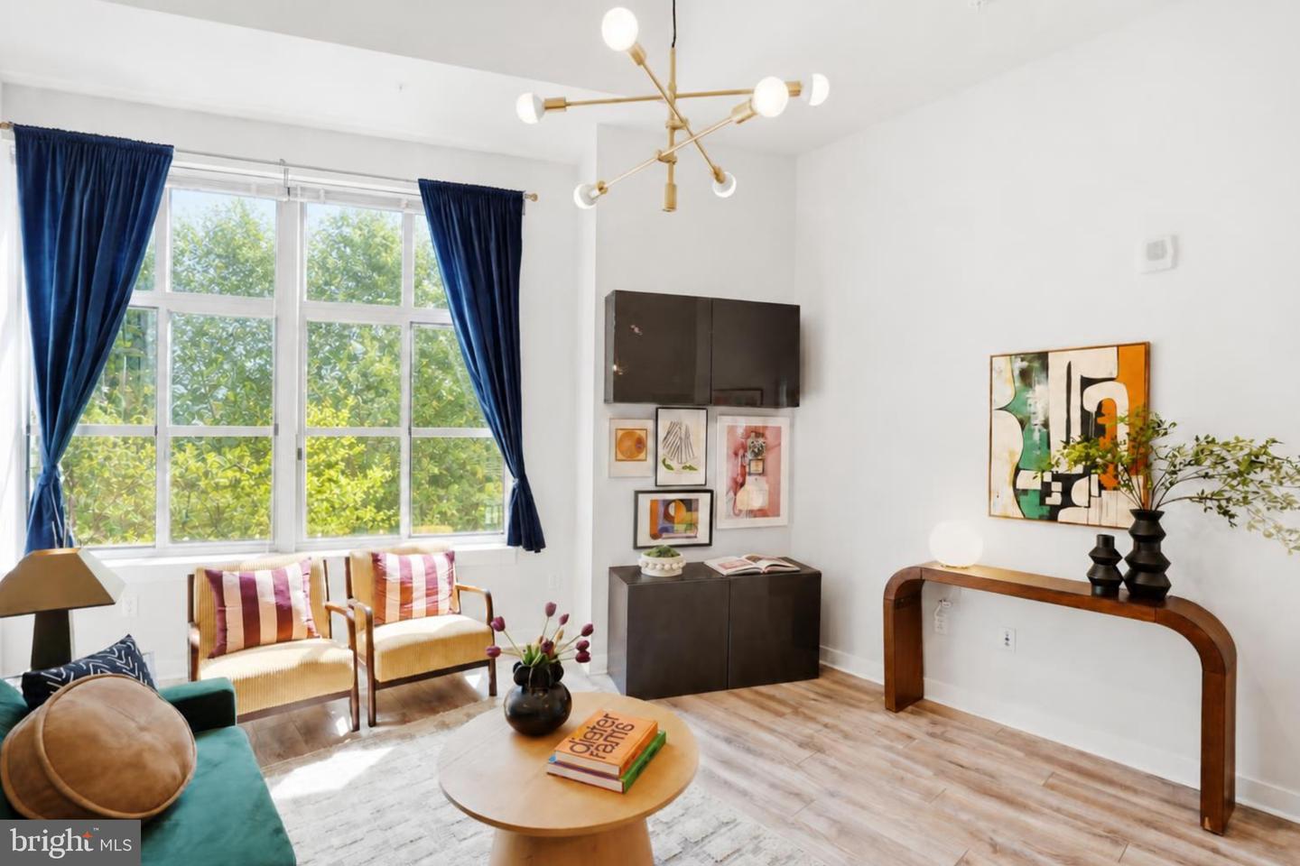 460 New York NW #205