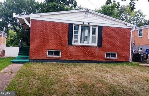 916 Hilltop Terrace SE