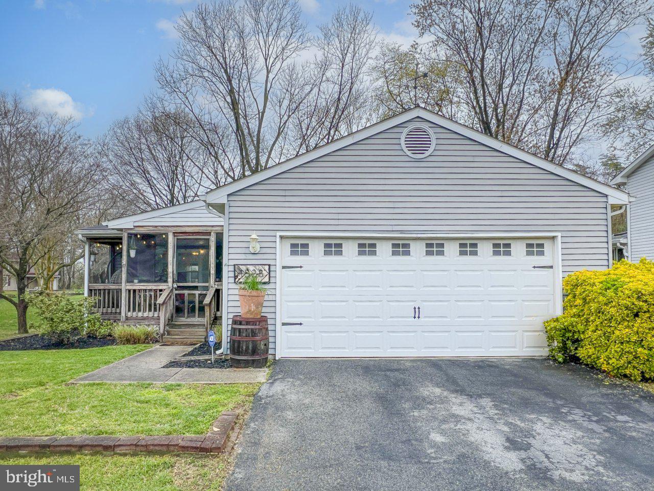 1528 Wampanoag Drive, Severn