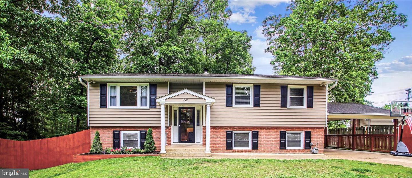 992 Seville Court, Arnold