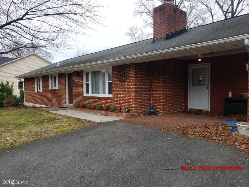 952 Central Lane, Gambrills