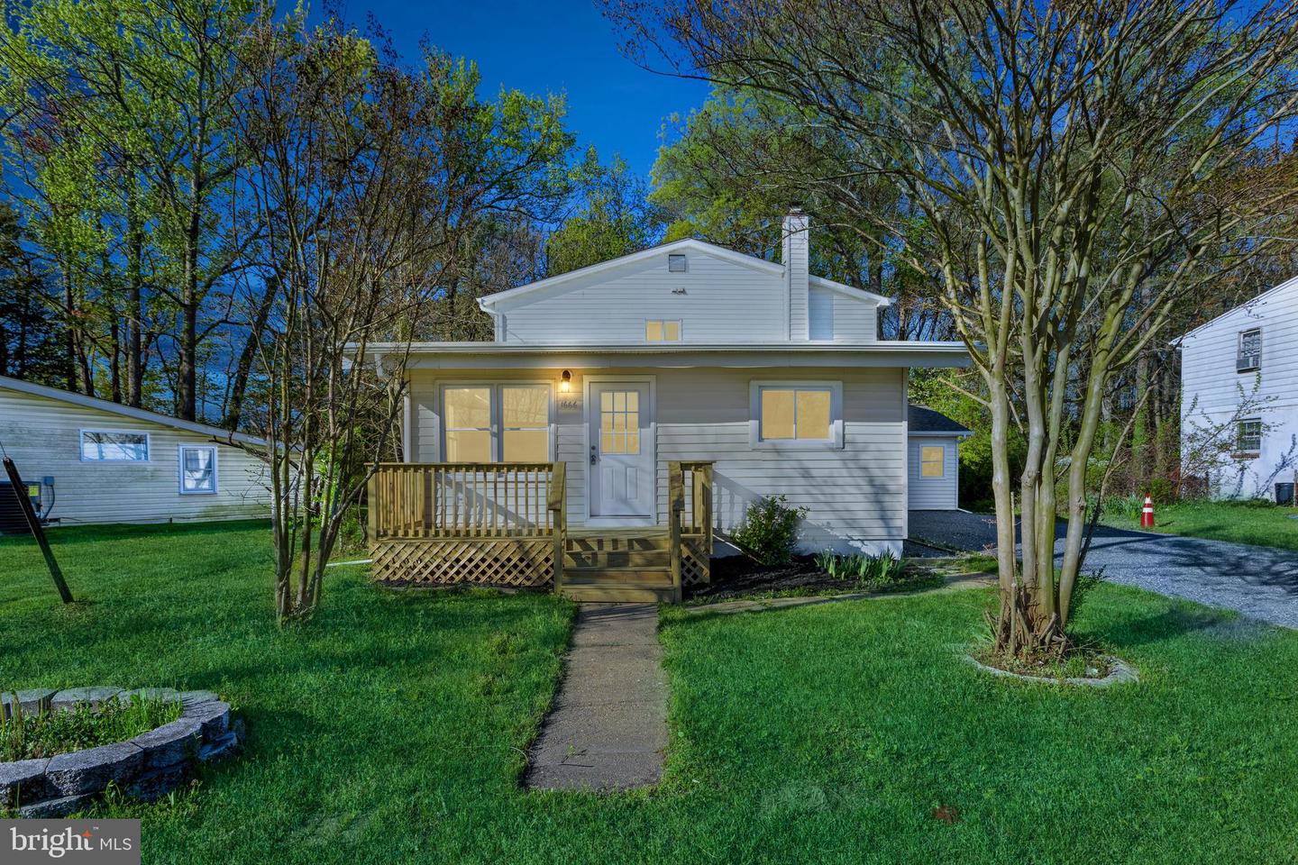 1666 Bay Ridge Road, Edgewater