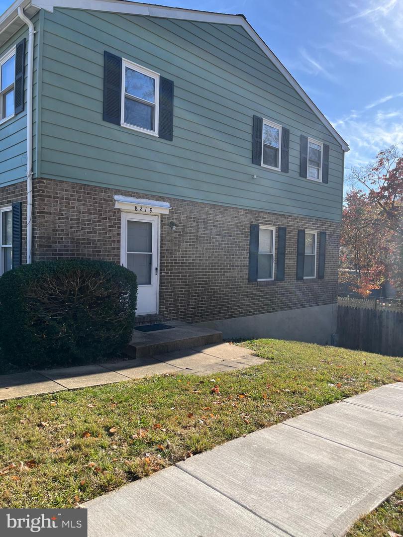 8219 Coatsbridge Court, Severn