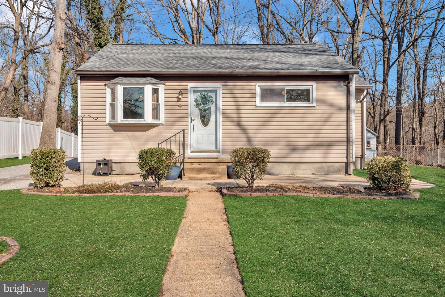 4 Spring Knoll Drive, Pasadena