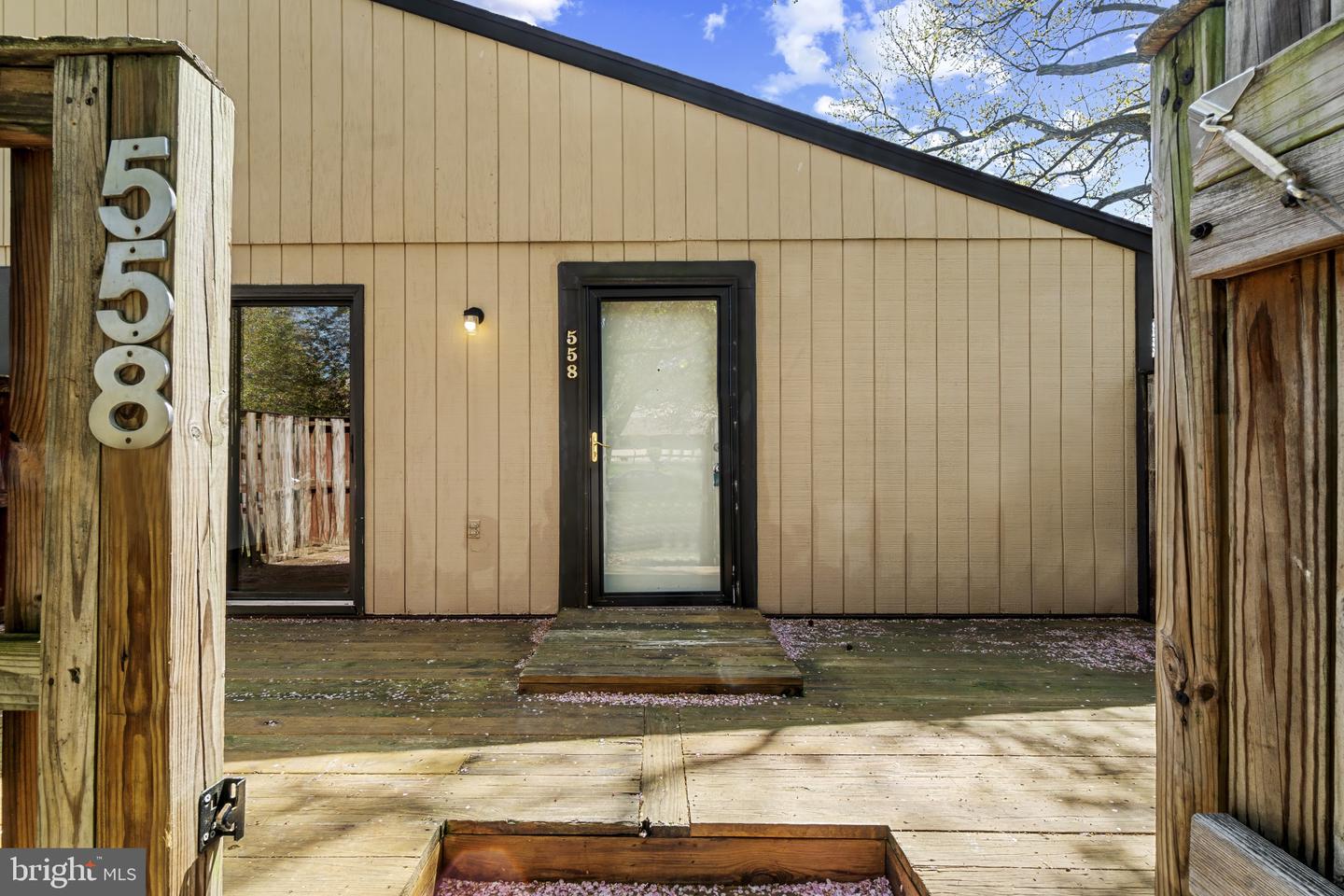 558 West Court, Glen Burnie