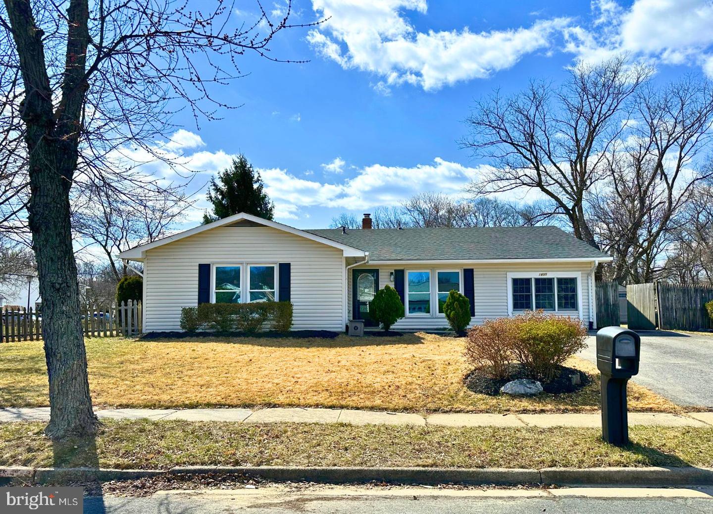 1855 Montreal Road, Severn