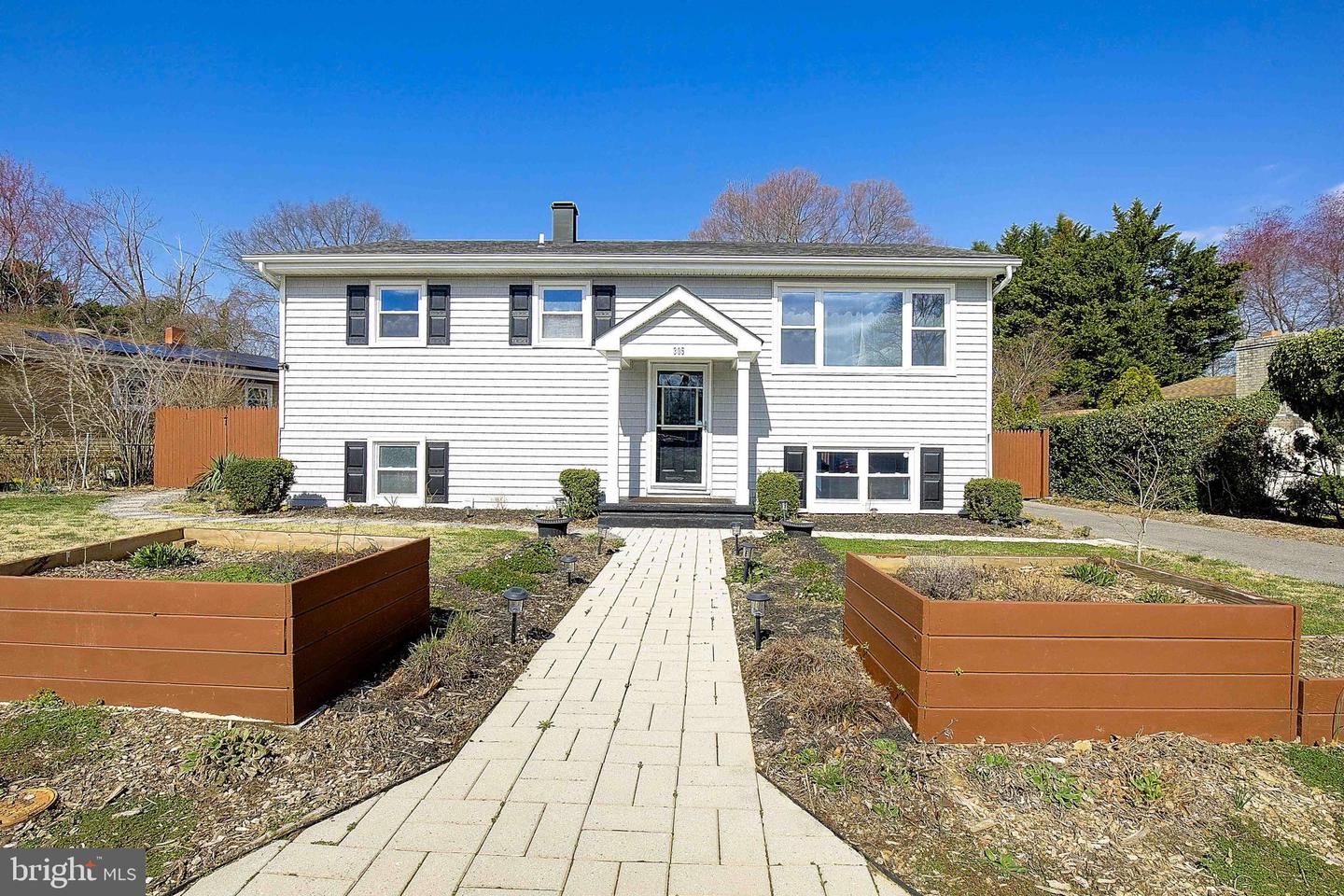 305 Garden Gate Lane, Annapolis