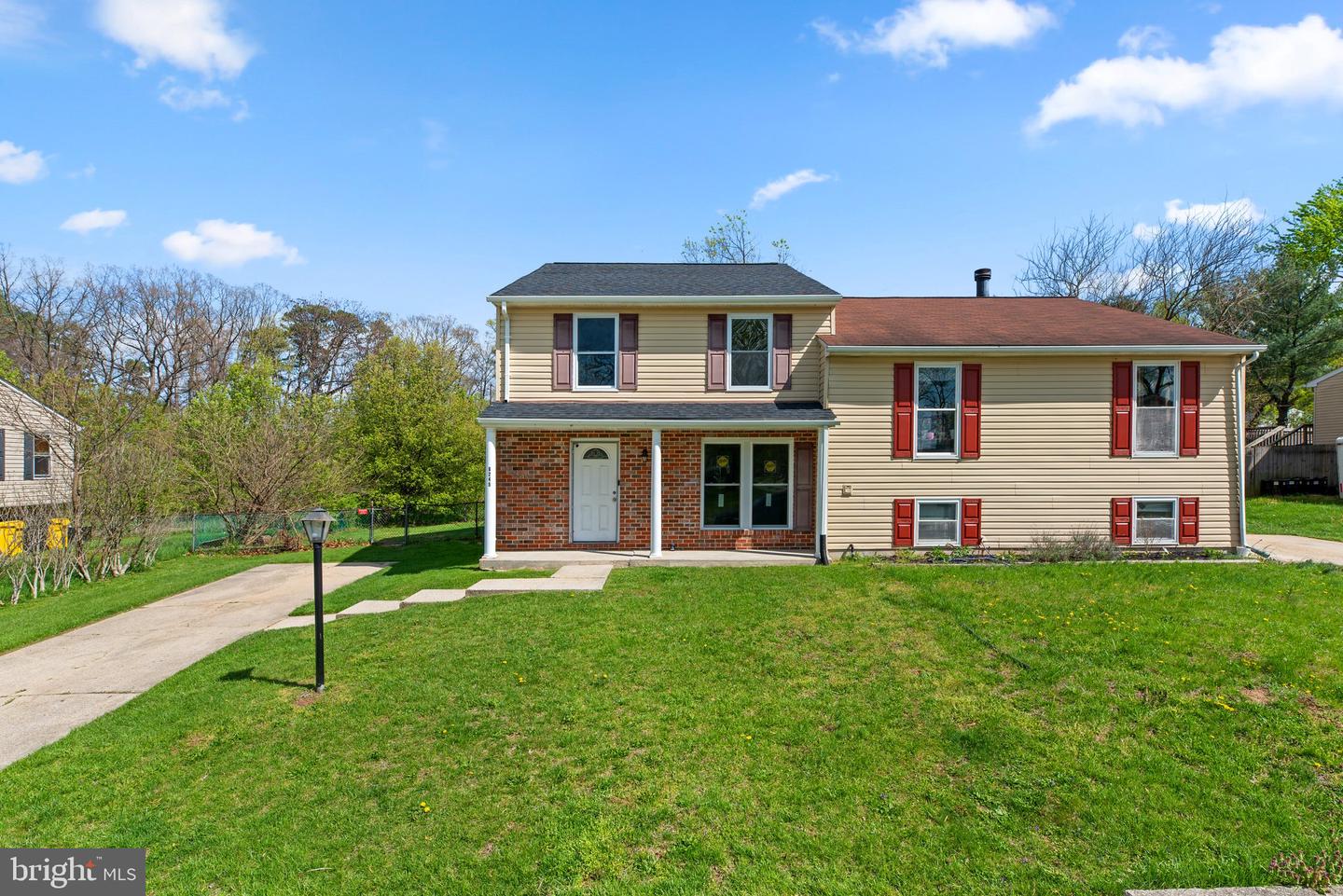 8245 Lexington Drive, Severn