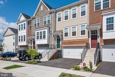 2038 Twisted Oak Place, Hanover