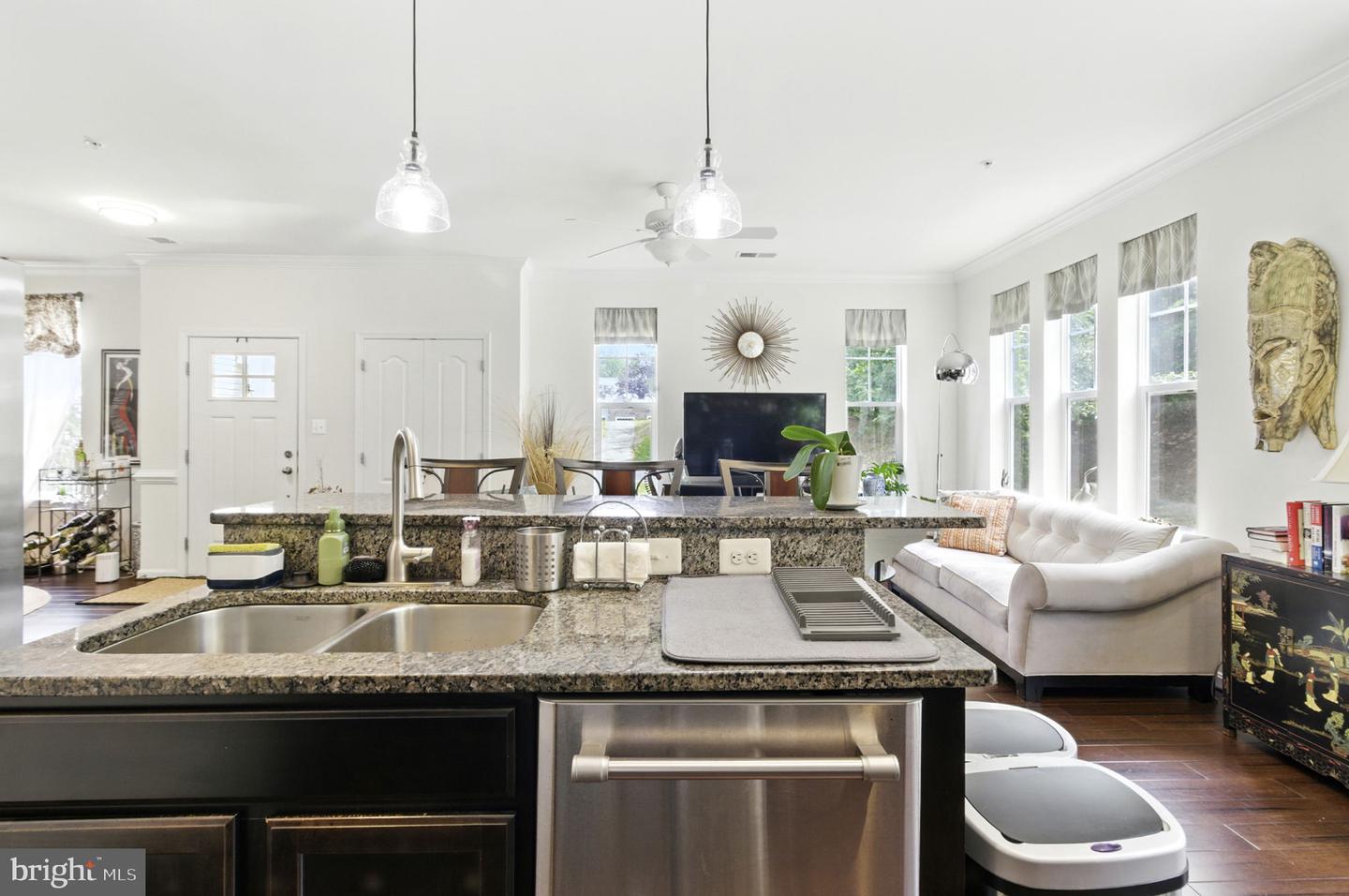135 Jacobia Drive #h-3, Pasadena
