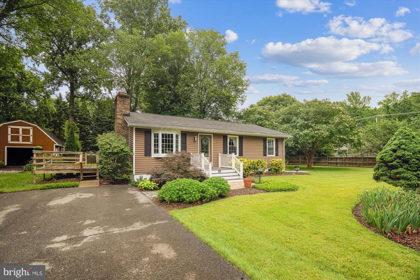 90 Scotts Cove Road, Edgewater