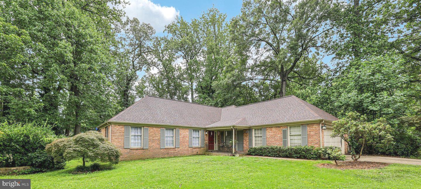 1602 Farnborn Street, Crofton