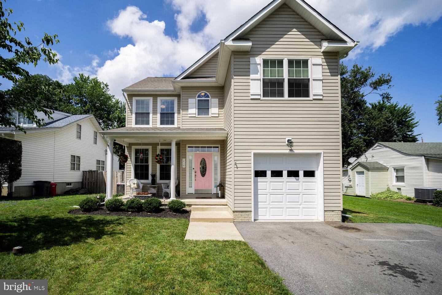214 Poplar Avenue, Edgewater