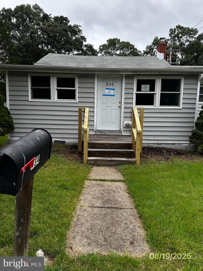 434 Salisbury Road, Edgewater