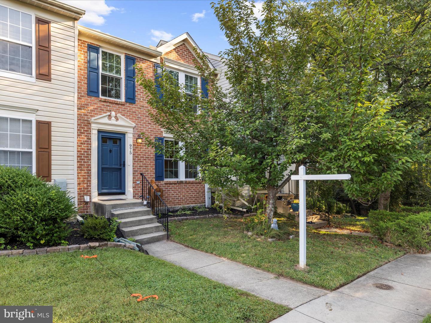 975 Chestnut Manor Court, Chestnut Hill Cove