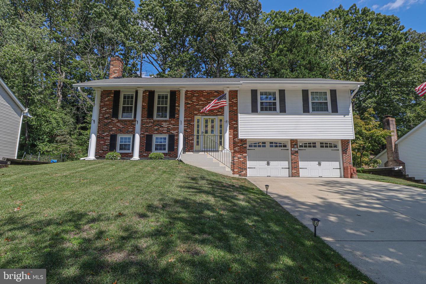 399 Westbury Drive, Riva