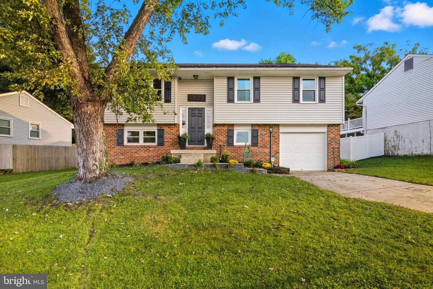 1323 Craghill Court, Hanover