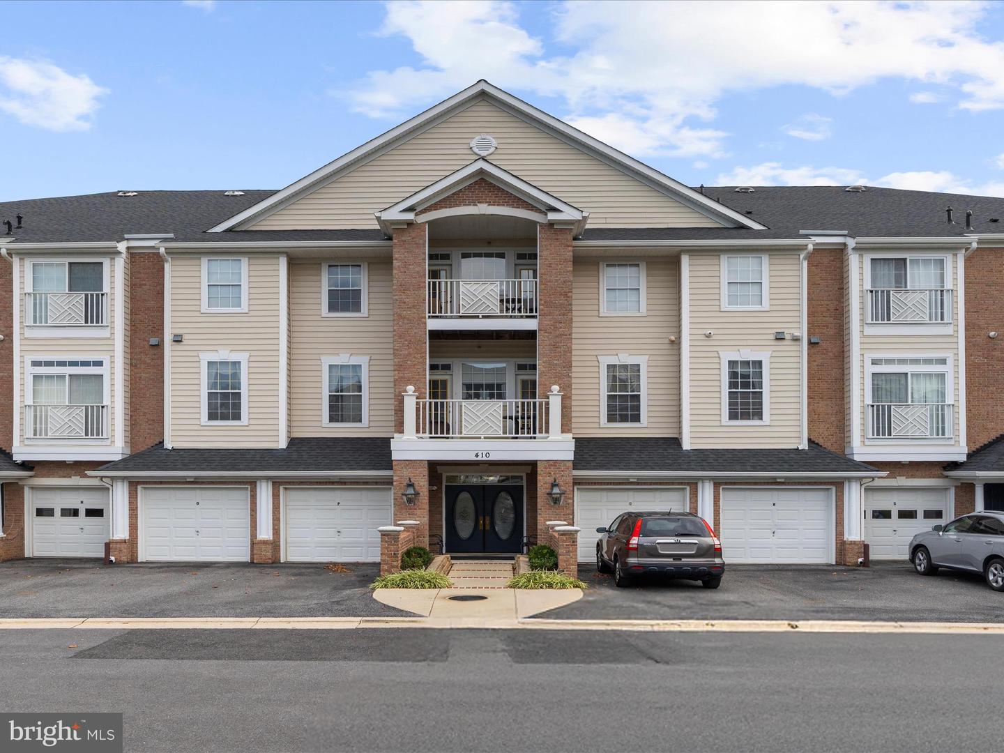 410 Hamlet Club Drive #101, Edgewater