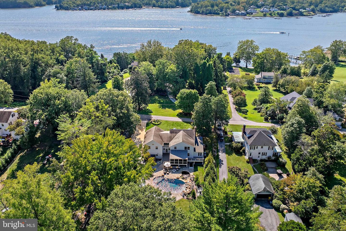 413 Joyce Lane W, Arnold