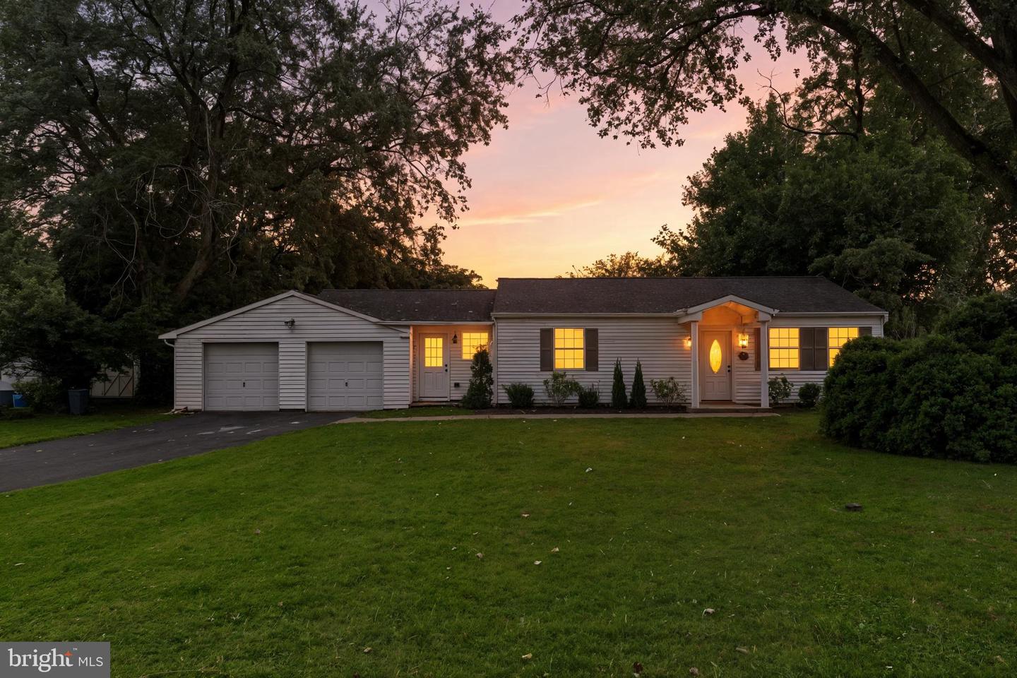 101 Lake View Drive, Annapolis