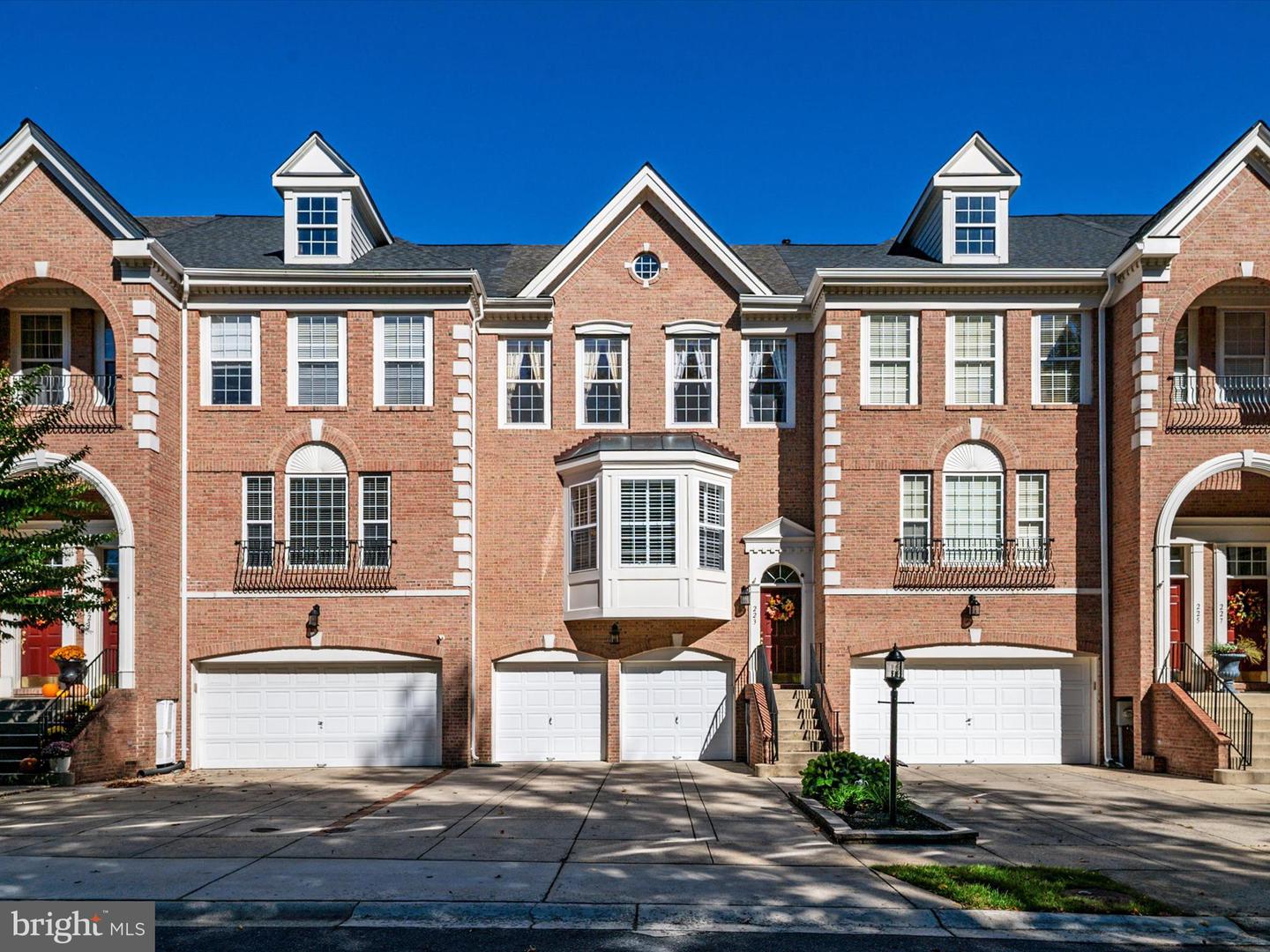 223 Galewood Drive, Edgewater