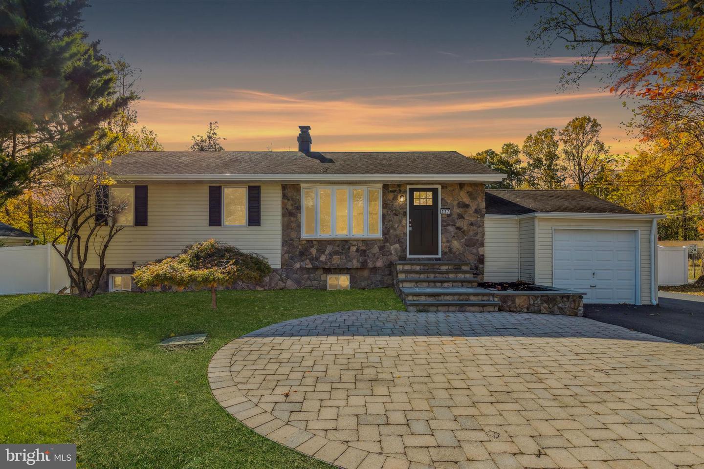 127 Duval Lane, Edgewater