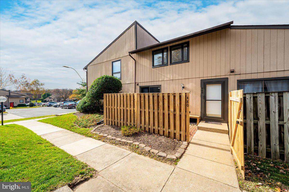 480 West Court, Glen Burnie