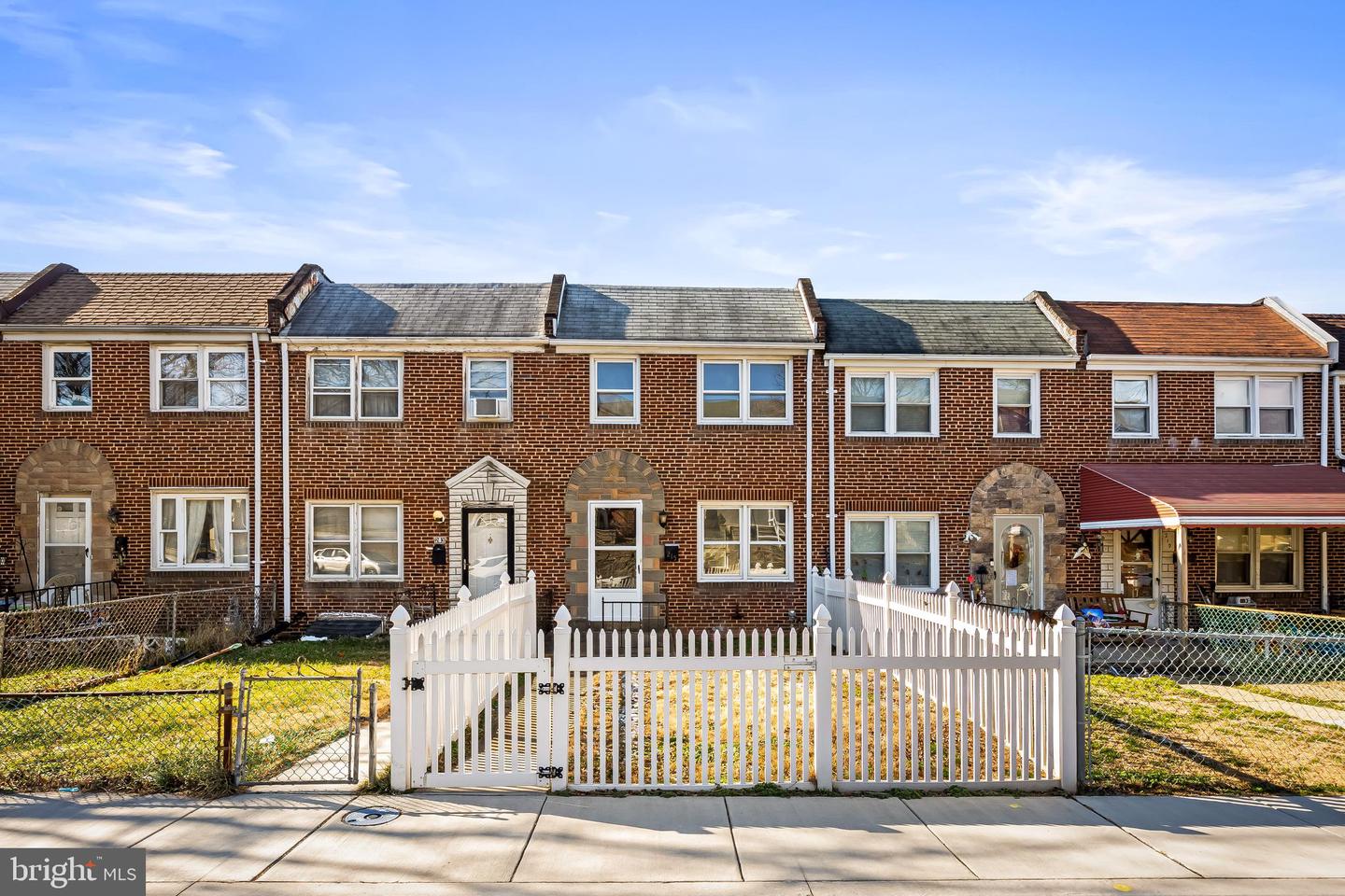 215 Grove Park Road, Brooklyn Park