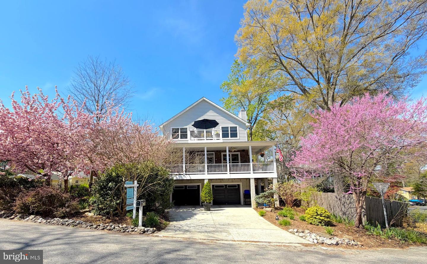 764 N Riverside Drive