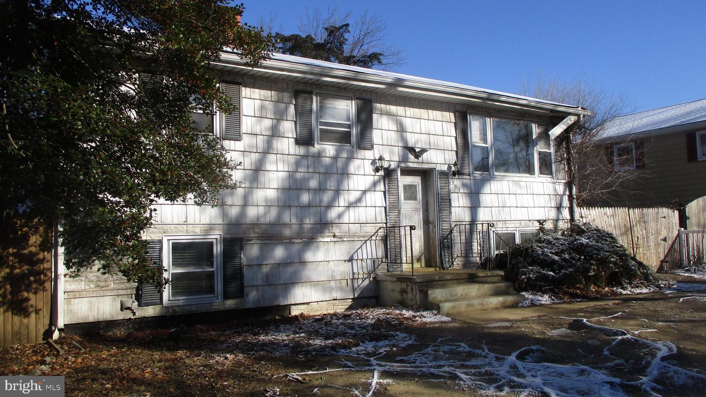 391 Hilltop Lane, Annapolis