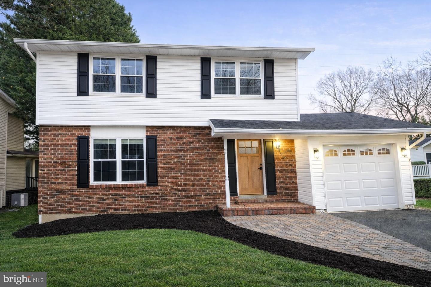 1527 Wampanoag Drive, Severn