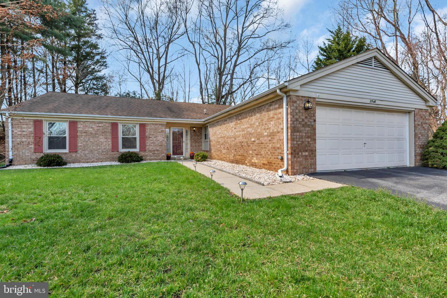 2568 Forest Knoll, Annapolis