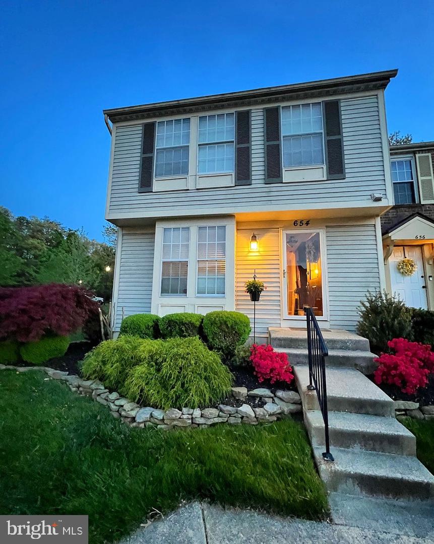 654 Willowby Run, Pasadena